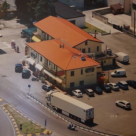 Hotel Ristorante Amalfitana Dello Экстерьер фото